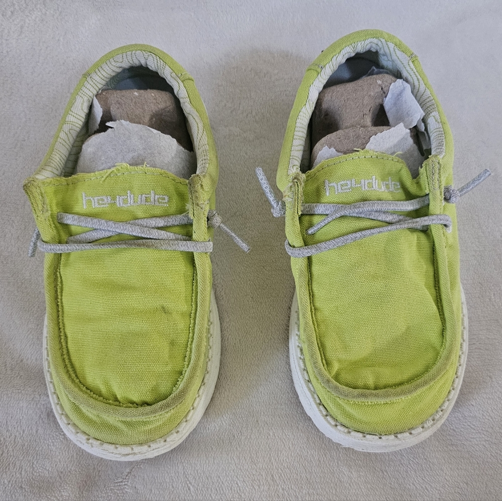 HEY DUDE WALLY YOUTH SLIPPERS, COMFY SHOES, FRESH LIME SIZE US K11